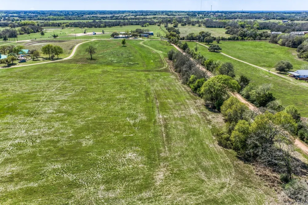 11646 Schuster Rd Round Top, TX 78954