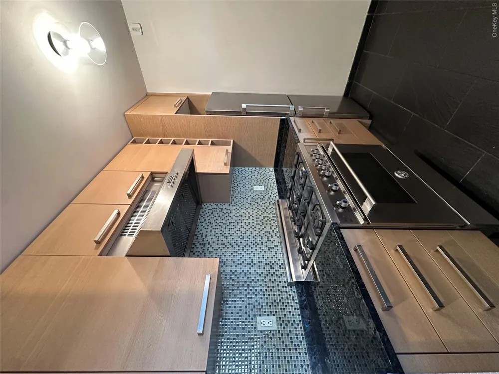 2 S End Avenue #7V New York (Manhattan), NY 10280