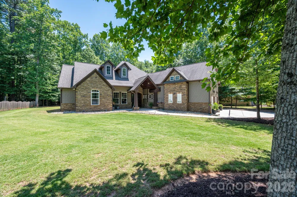 489 Evergreen Road Lake Wylie, SC 29710