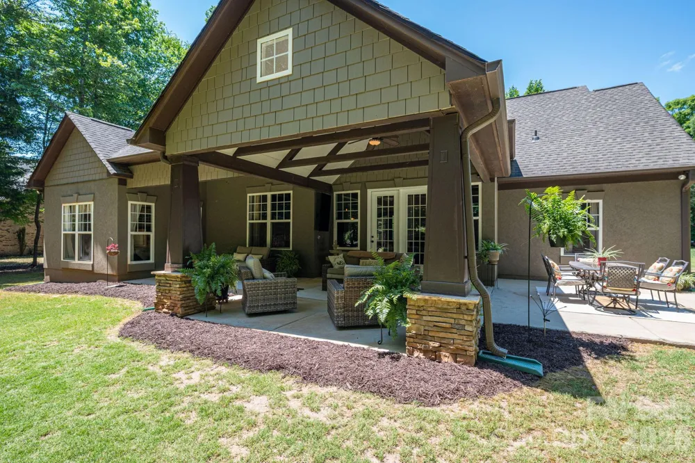 489 Evergreen Road Lake Wylie, SC 29710