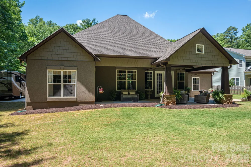 489 Evergreen Road Lake Wylie, SC 29710