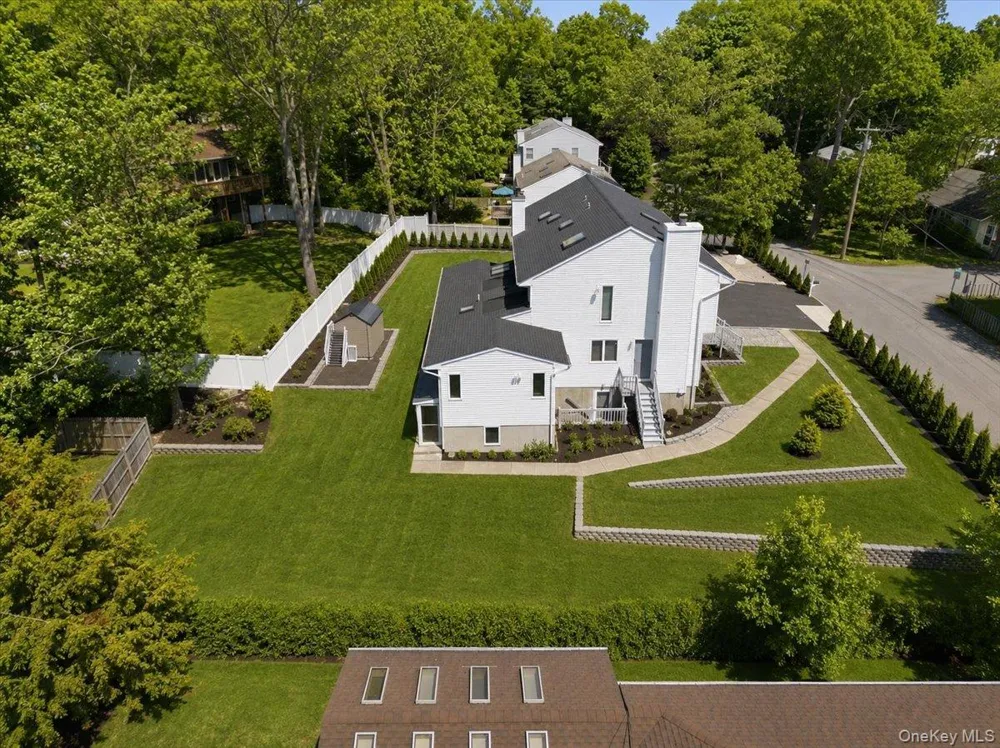 15 Oakhurst Street South Huntington, NY 11746