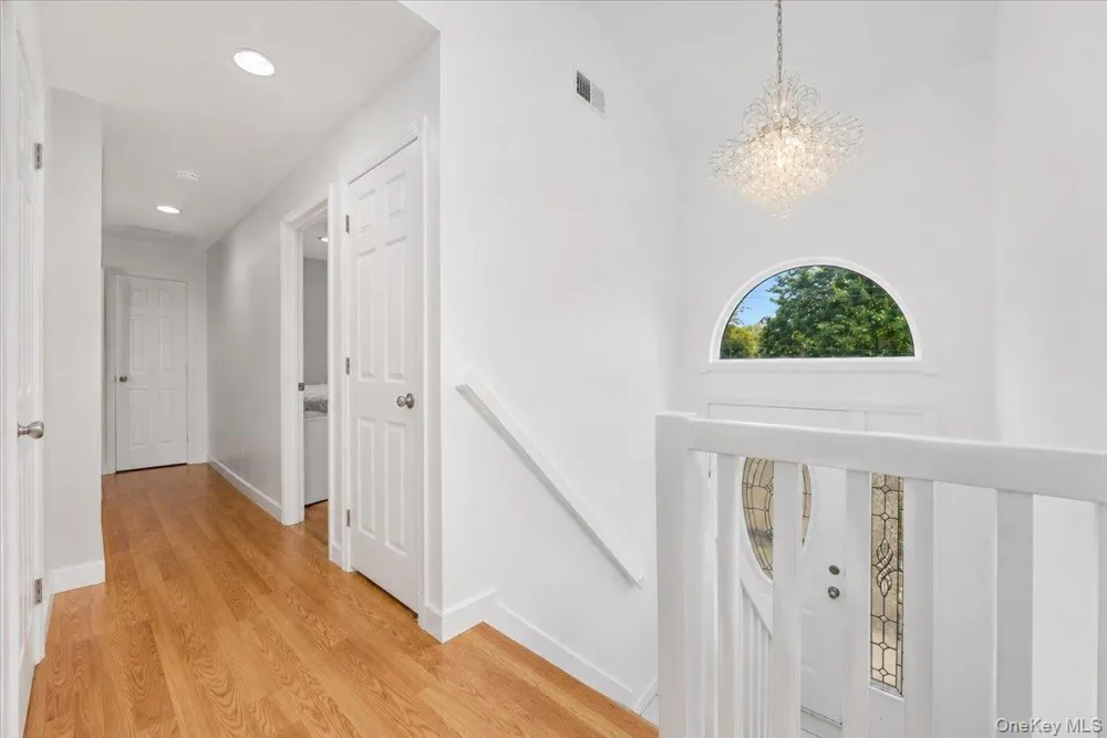 15 Oakhurst Street South Huntington, NY 11746