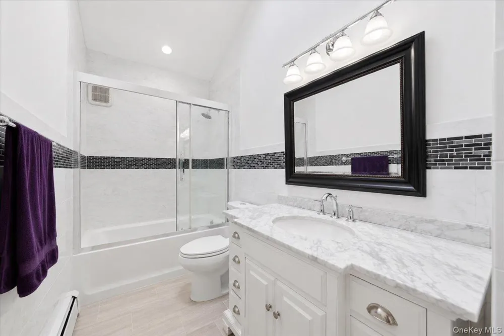 15 Oakhurst Street South Huntington, NY 11746