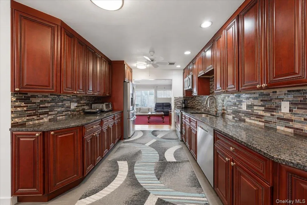 15 Oakhurst Street South Huntington, NY 11746