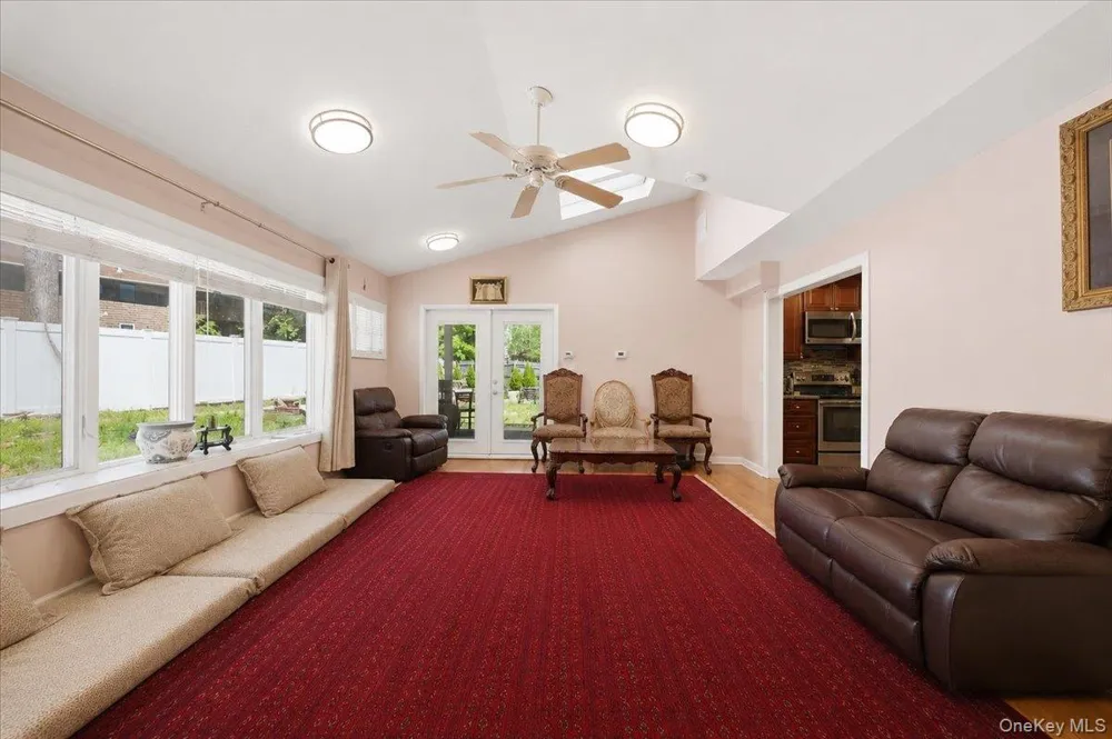 15 Oakhurst Street South Huntington, NY 11746