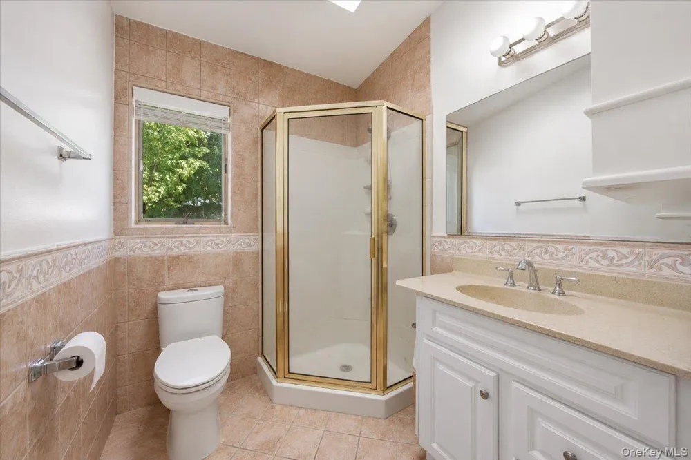15 Oakhurst Street South Huntington, NY 11746