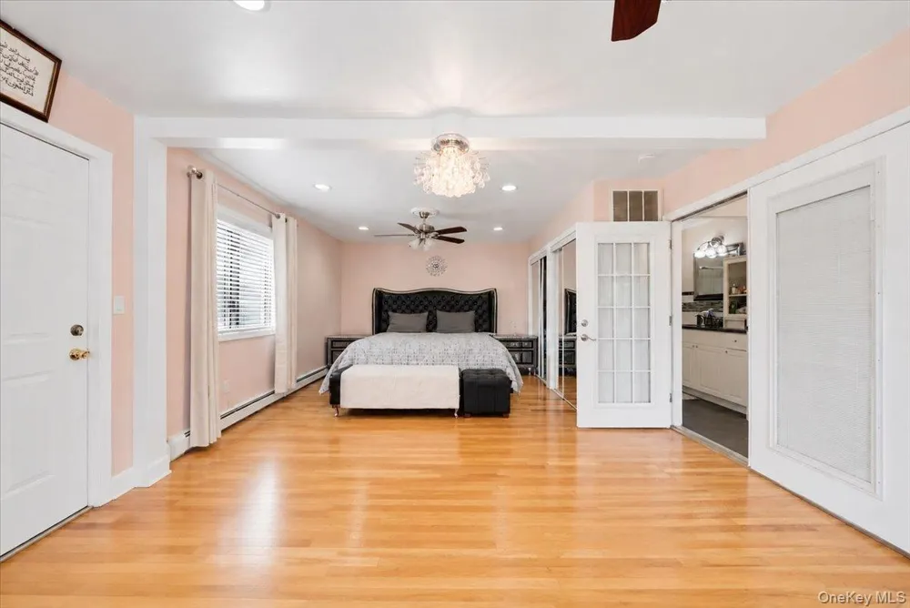 15 Oakhurst Street South Huntington, NY 11746