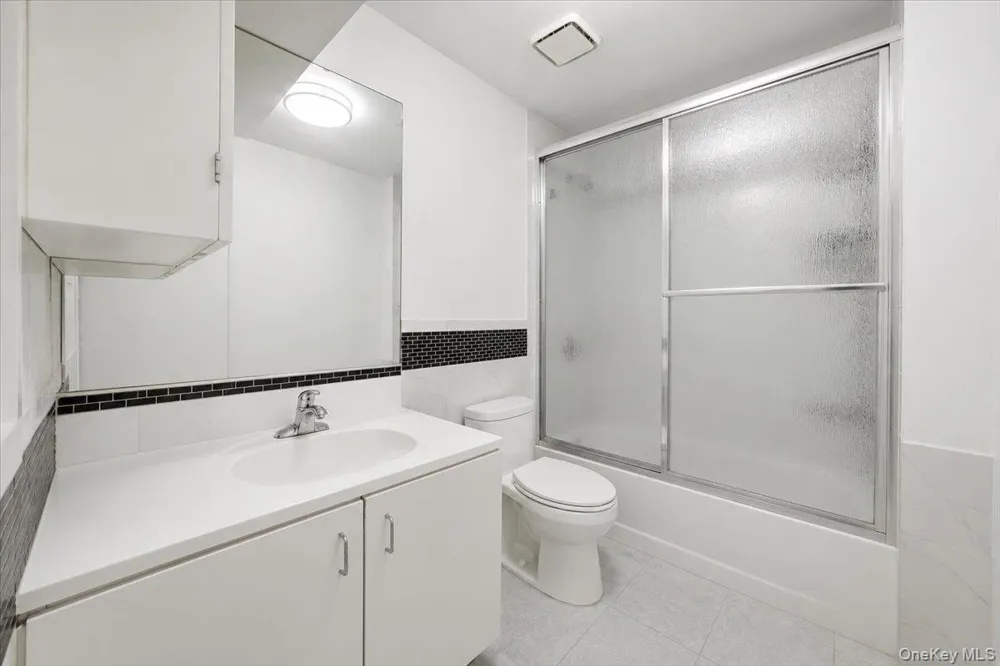 15 Oakhurst Street South Huntington, NY 11746
