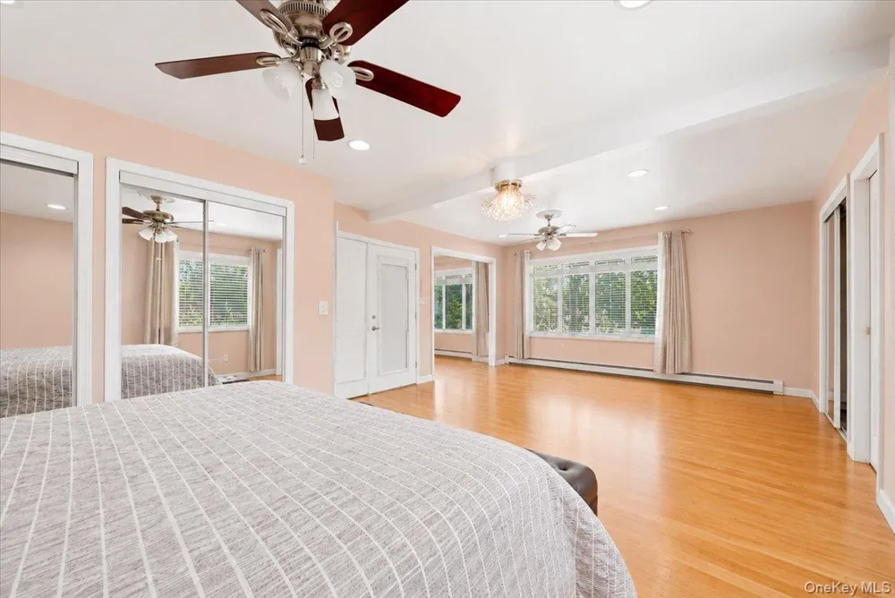 15 Oakhurst Street South Huntington, NY 11746