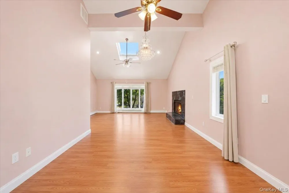 15 Oakhurst Street South Huntington, NY 11746