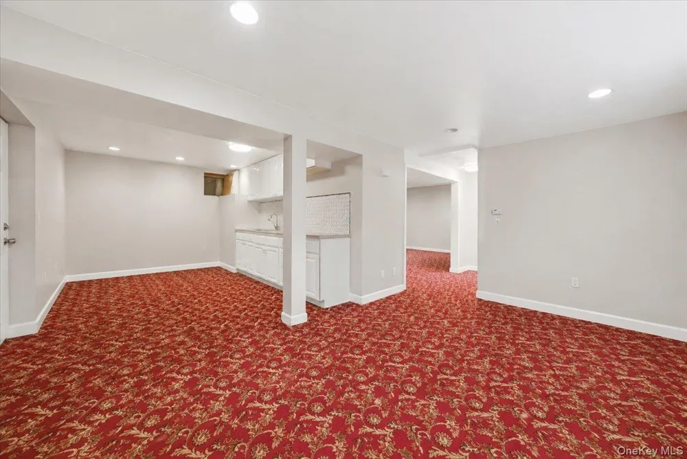 15 Oakhurst Street South Huntington, NY 11746