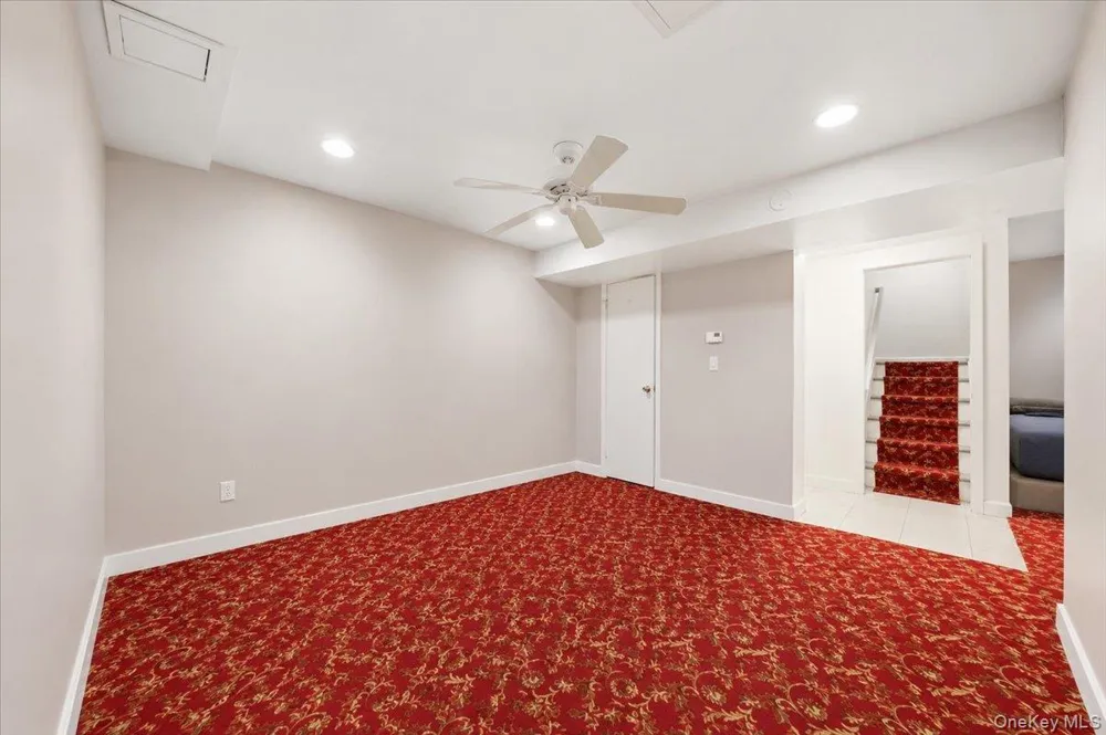 15 Oakhurst Street South Huntington, NY 11746
