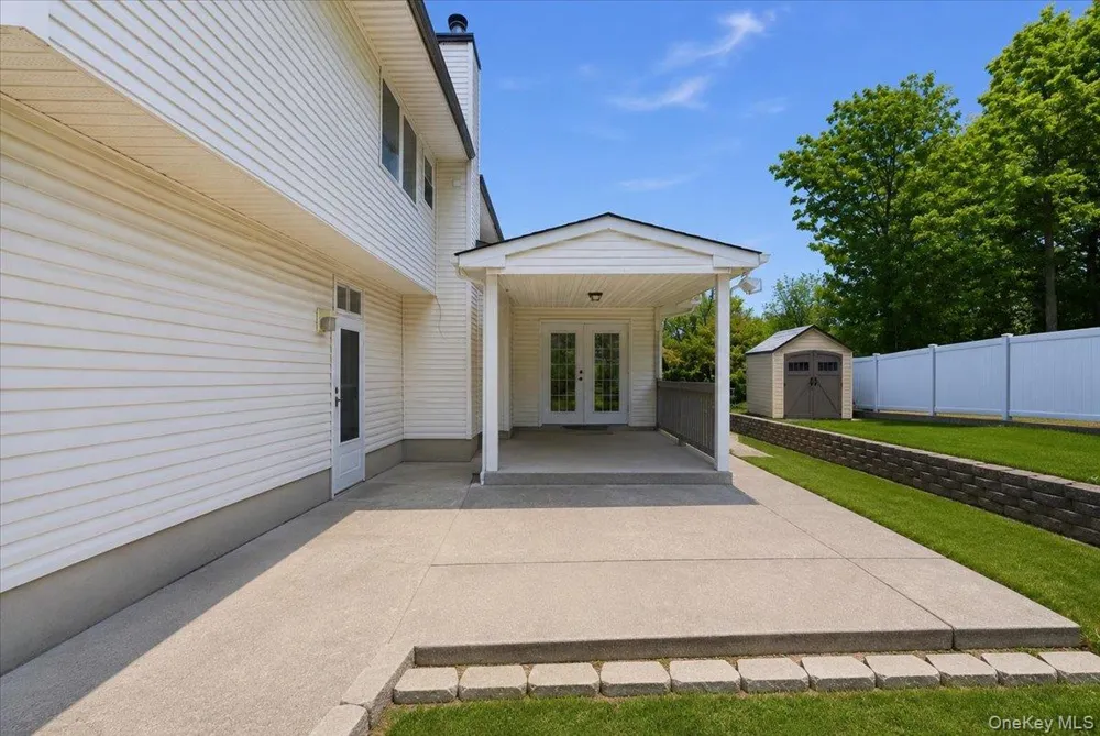 15 Oakhurst Street South Huntington, NY 11746