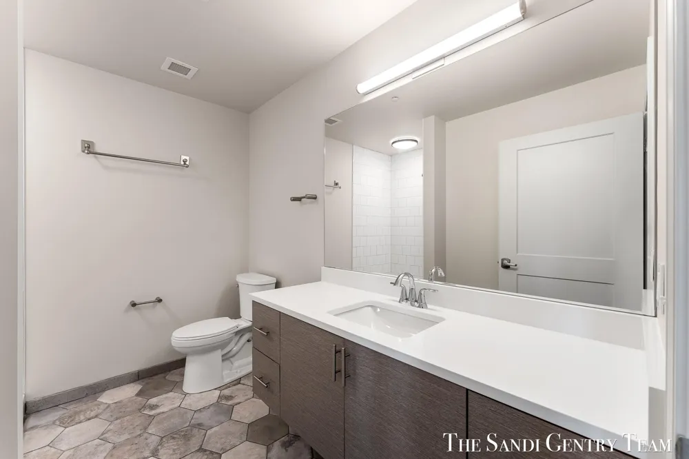 110 W Savidge Street #203 Spring Lake, MI 49456