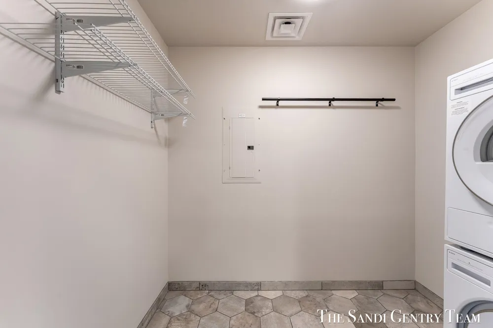 110 W Savidge Street #203 Spring Lake, MI 49456
