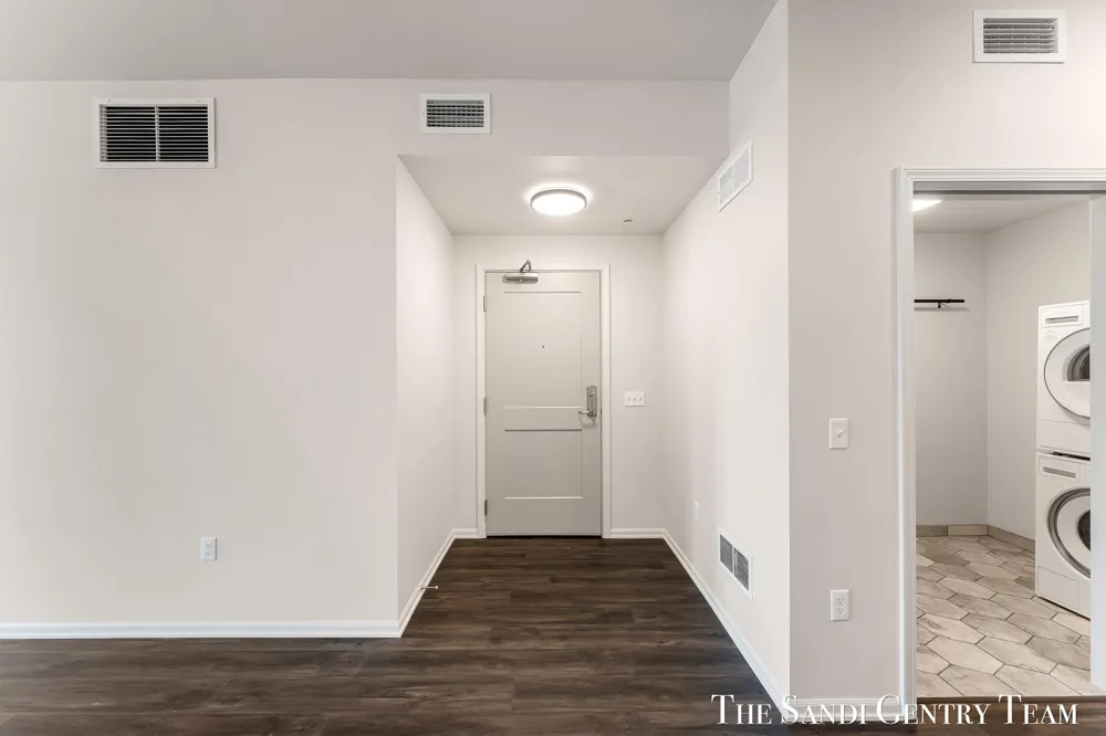 110 W Savidge Street #203 Spring Lake, MI 49456