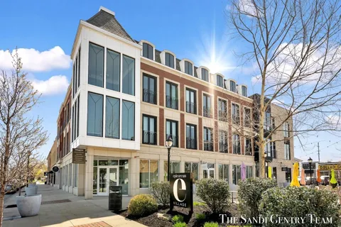 110 W Savidge Street #203