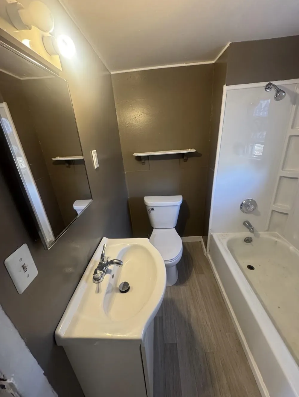 402 Oak Street Saginaw City, MI 48604