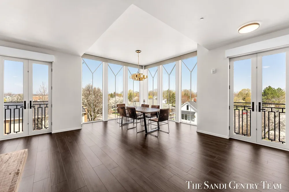 110 W Savidge Street #302 Spring Lake, MI 49456
