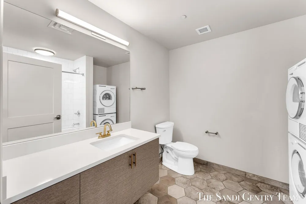 110 W Savidge Street #302 Spring Lake, MI 49456