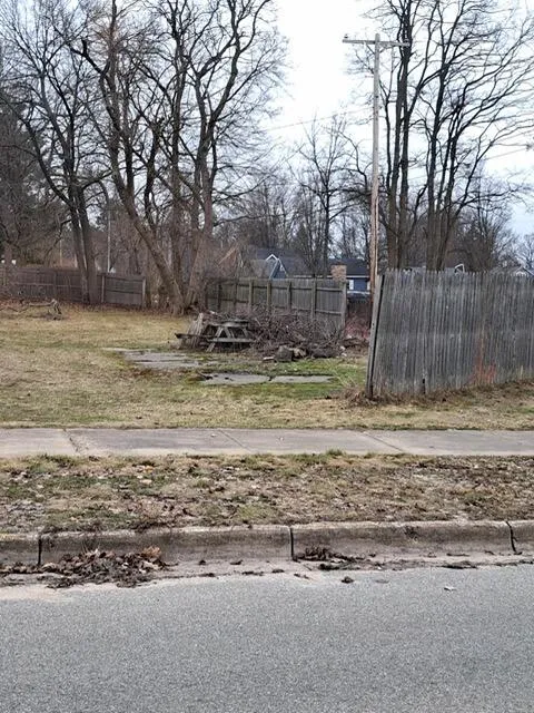 939 Sundberg Street Cadillac City, MI 49601