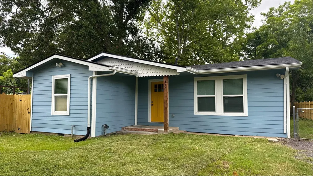 227 Kansas Street Bacliff, TX 77518