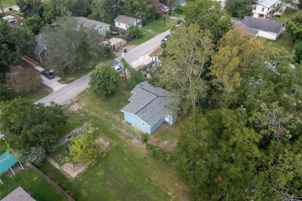 227 Kansas Street Bacliff, TX 77518