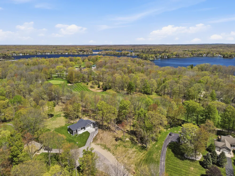 9654 Aberdeen Court Canadian Lakes, MI 49346