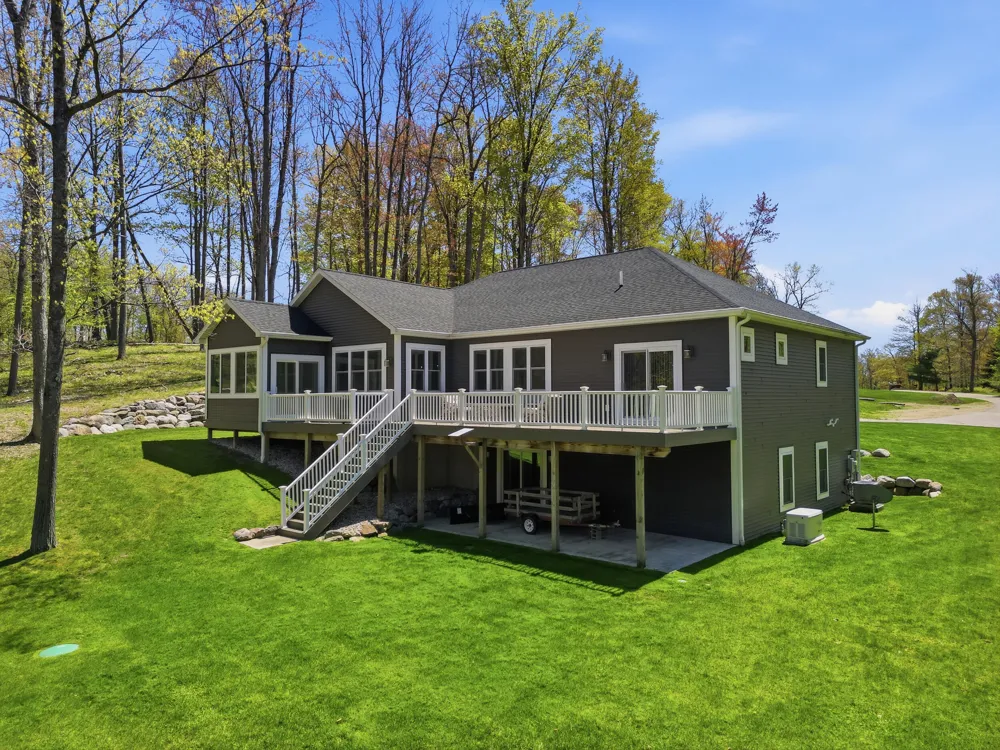 9654 Aberdeen Court Canadian Lakes, MI 49346