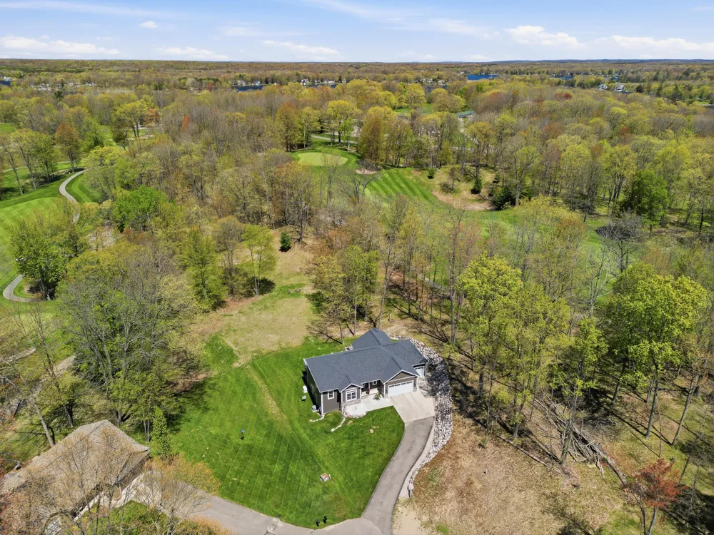 9654 Aberdeen Court Canadian Lakes, MI 49346