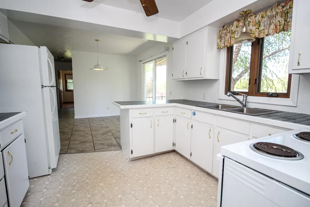 57436 Gearharts Landing Road Three Rivers, MI 49093