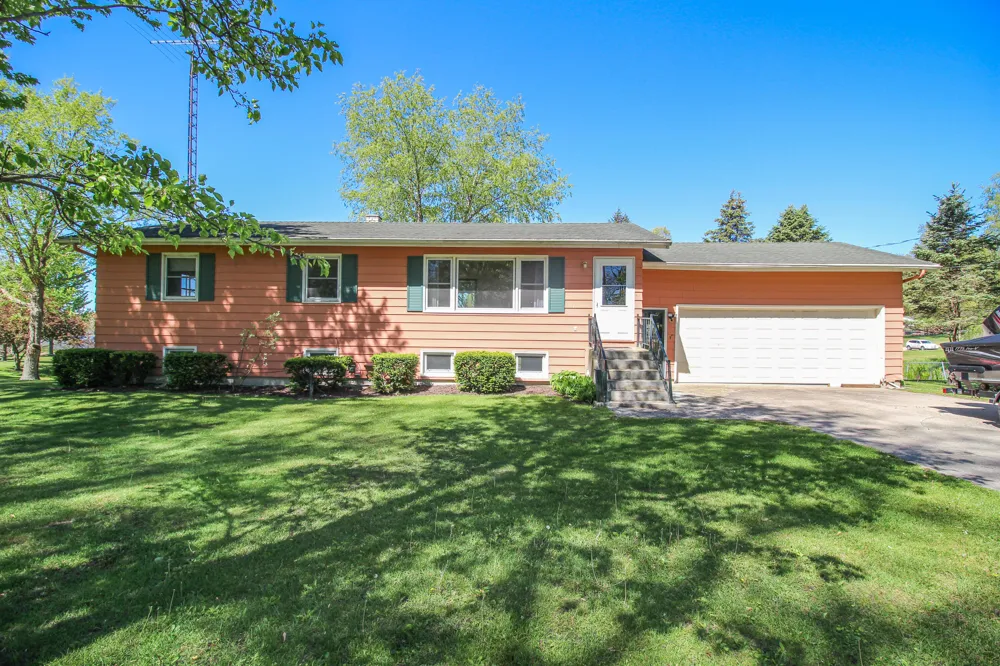 57436 Gearharts Landing Road Three Rivers, MI 49093