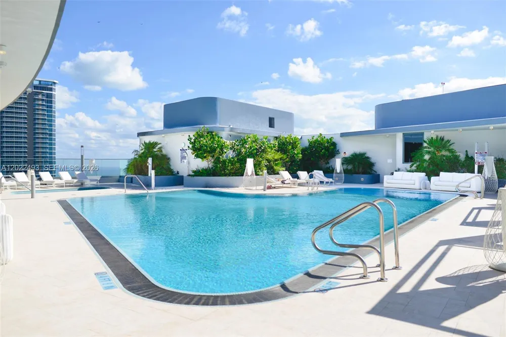 1000 Brickell Plz #2715 Miami, FL 33131