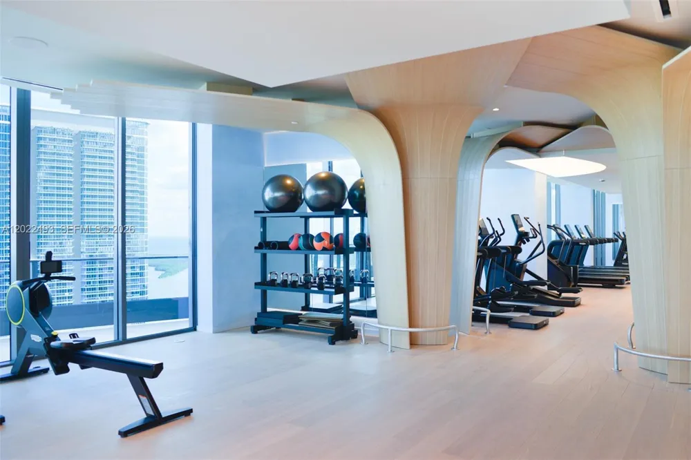 1000 Brickell Plz #2715 Miami, FL 33131