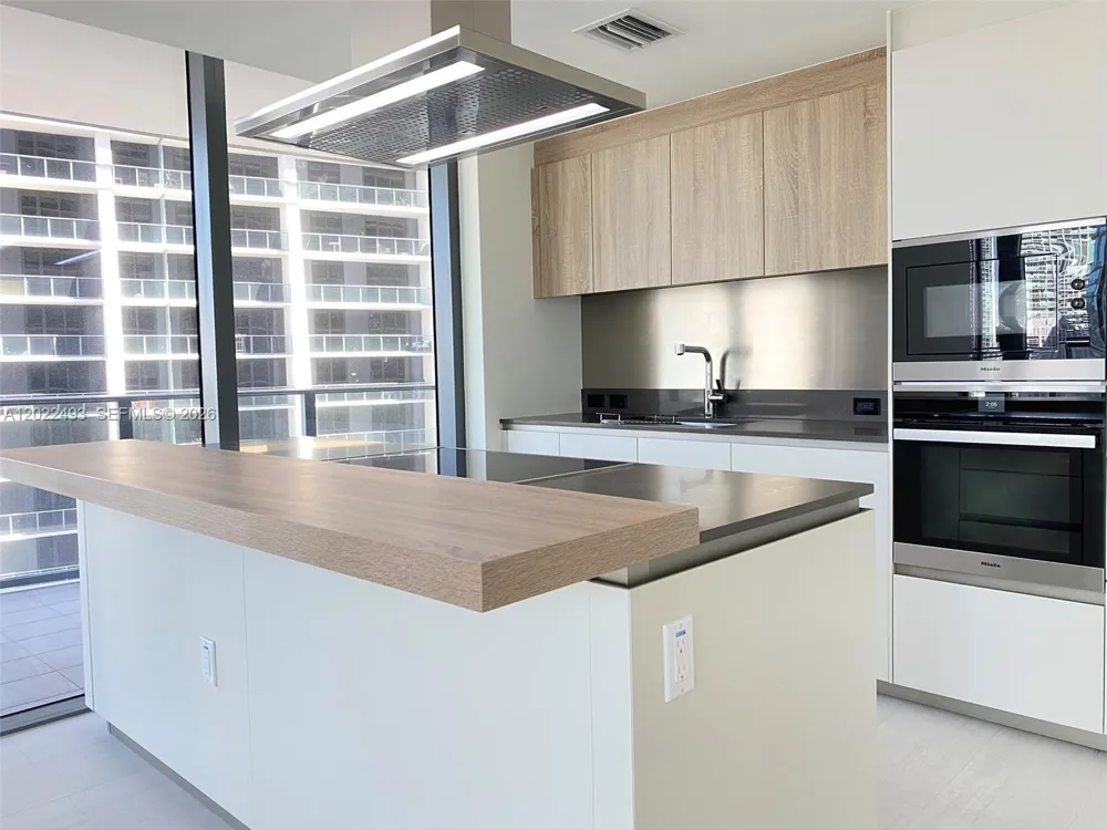 1000 Brickell Plz #2715 Miami, FL 33131