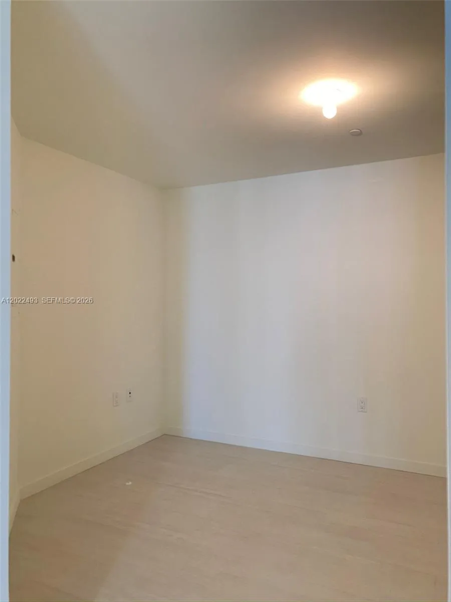 1000 Brickell Plz #2715 Miami, FL 33131
