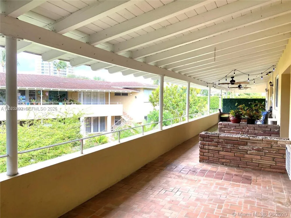 30 Park Dr #16 Bal Harbour, FL 33154
