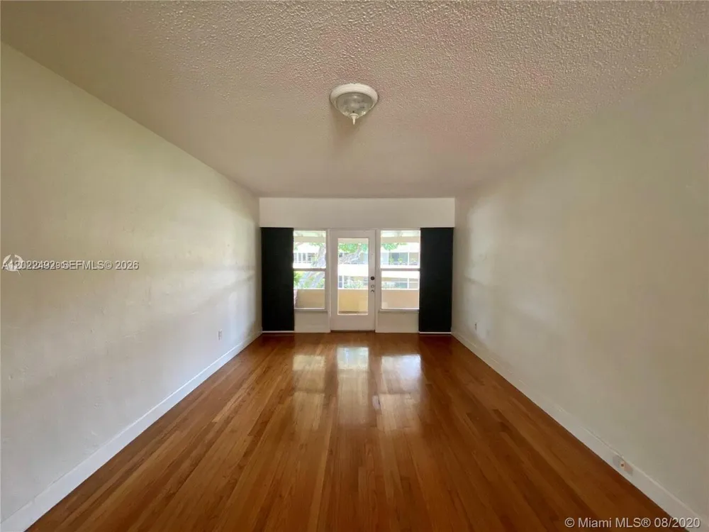 30 Park Dr #16 Bal Harbour, FL 33154