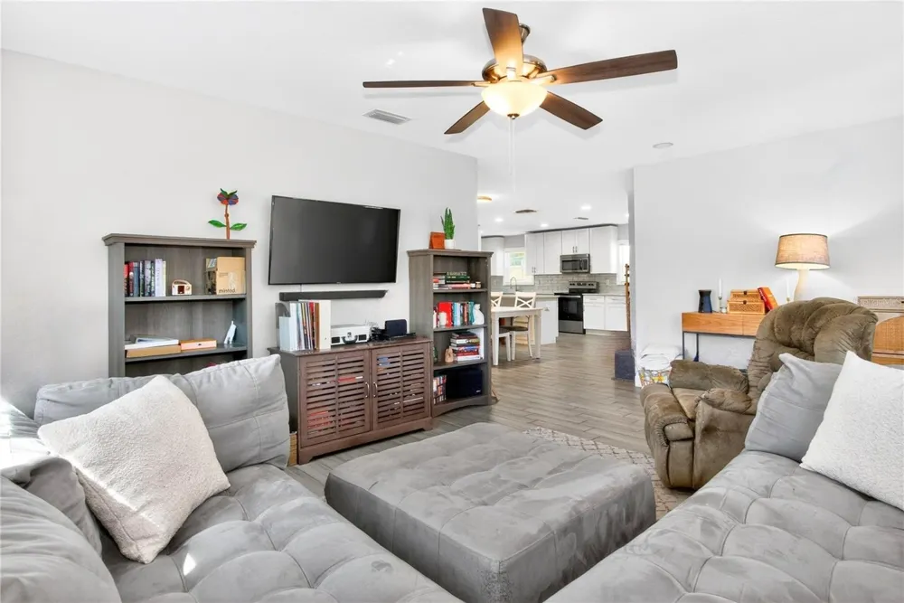 3608 W CARMEN STREET Tampa, FL 33609