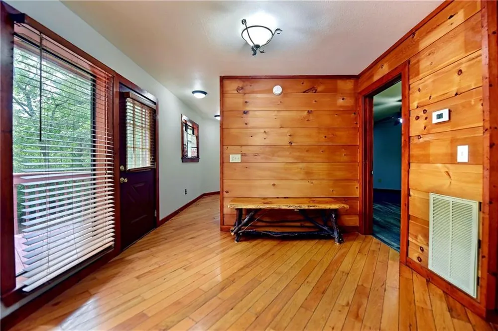 3857 Gumlog Road Young Harris, GA 30582