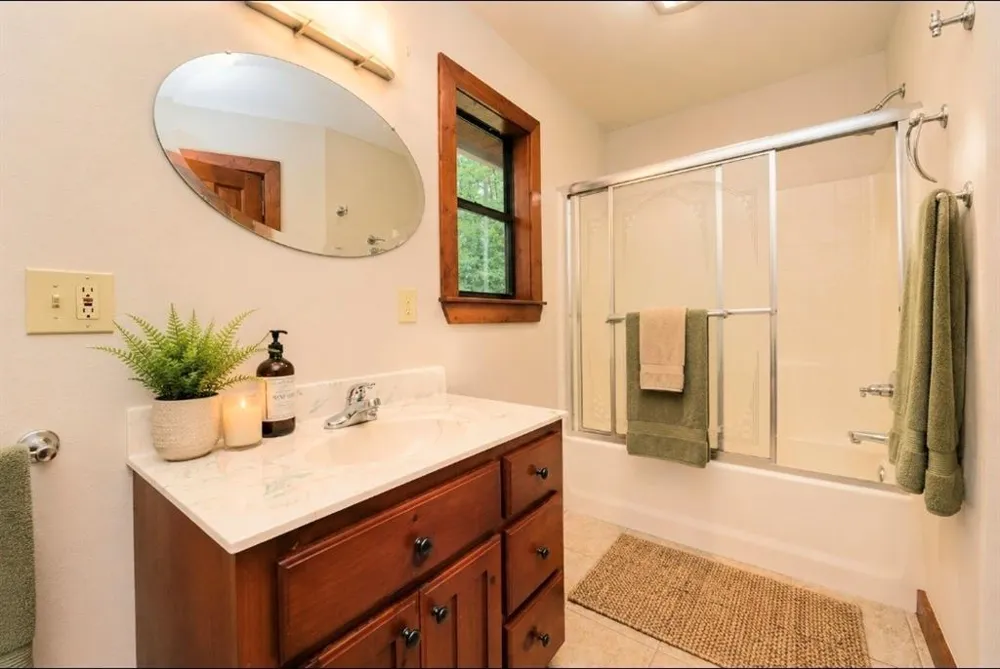 3857 Gumlog Road Young Harris, GA 30582
