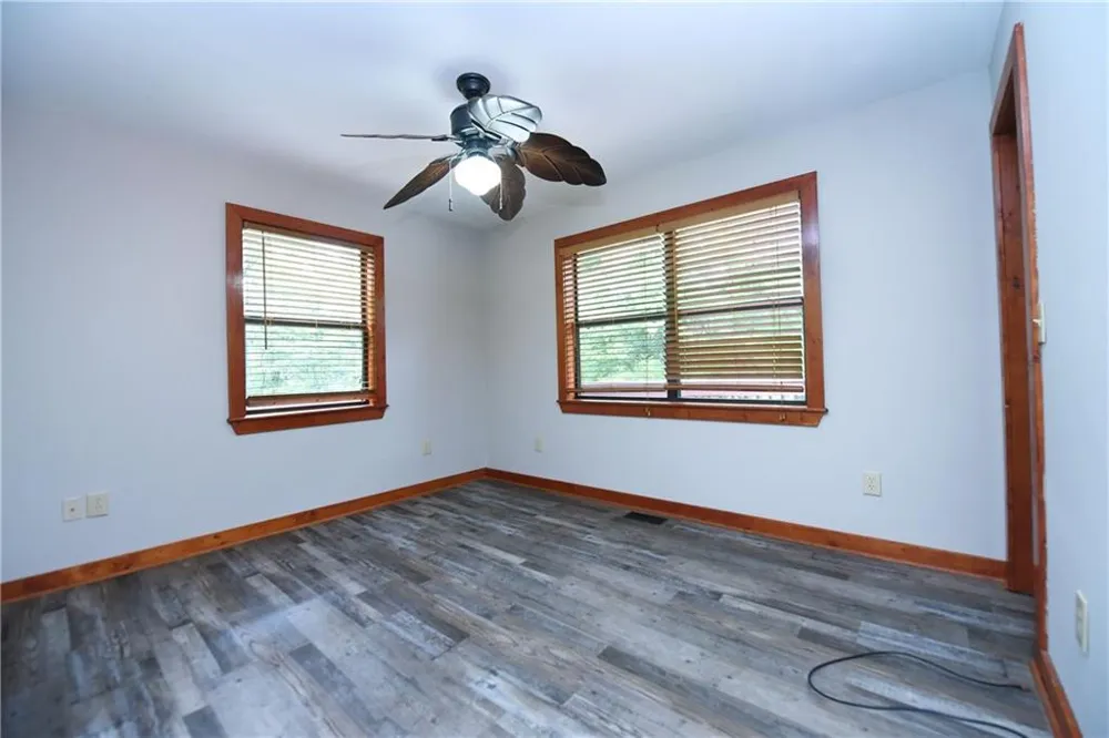 3857 Gumlog Road Young Harris, GA 30582