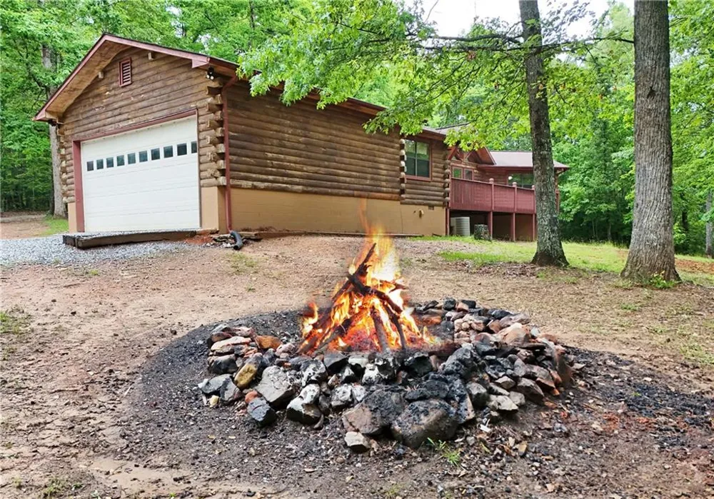3857 Gumlog Road Young Harris, GA 30582