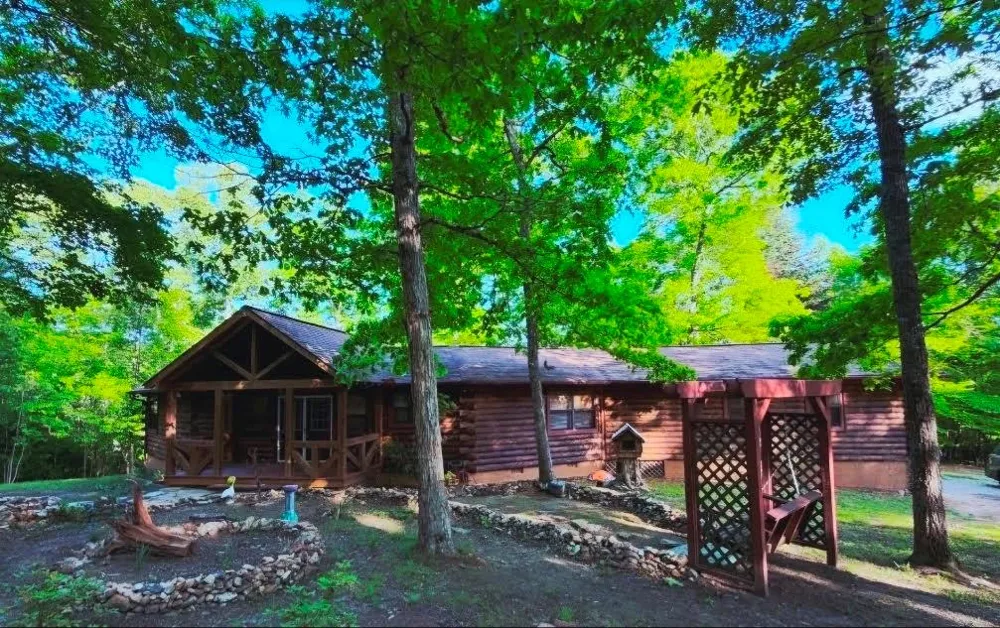 3857 Gumlog Road Young Harris, GA 30582