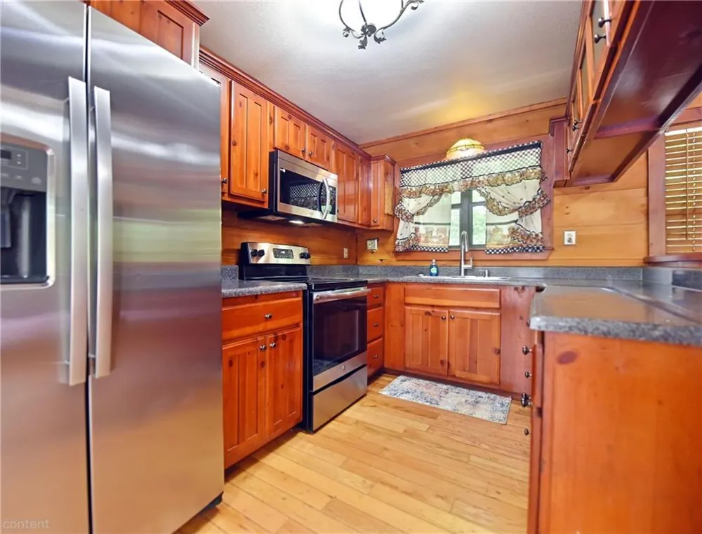 3857 Gumlog Road Young Harris, GA 30582