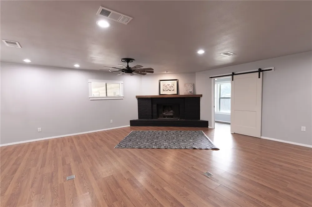 306 W Hutchinson Street Beeville, TX 78102