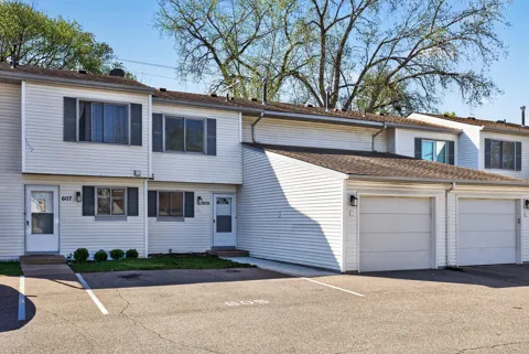 605 Portland Drive E