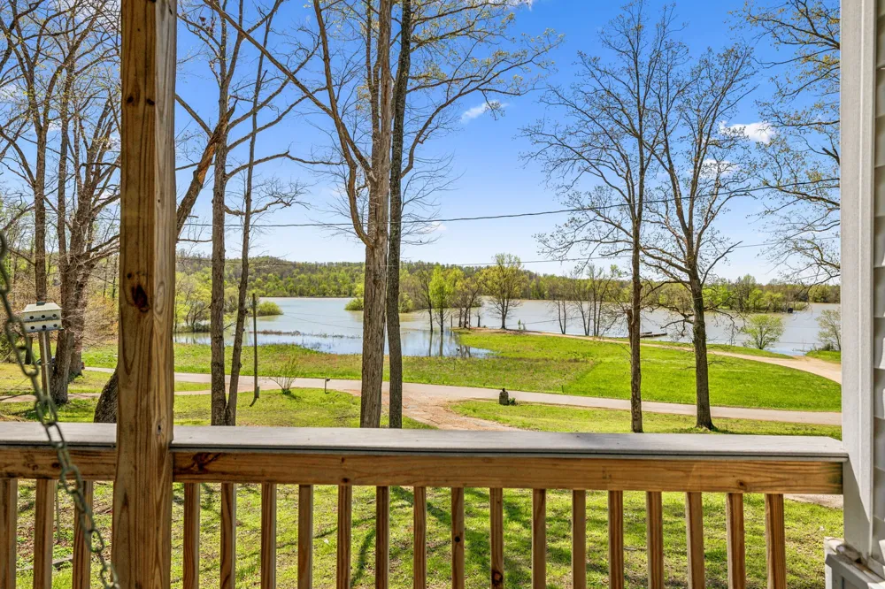11460 Crooked Creek Rd Lobelville, TN 37097