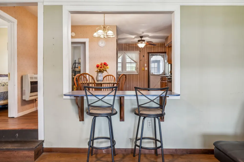 11460 Crooked Creek Rd Lobelville, TN 37097